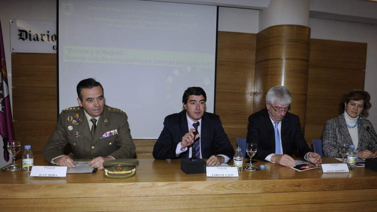 El Coronel Mora, Pablo R. Lago, José Ángel Hermida y Margarita Torres.