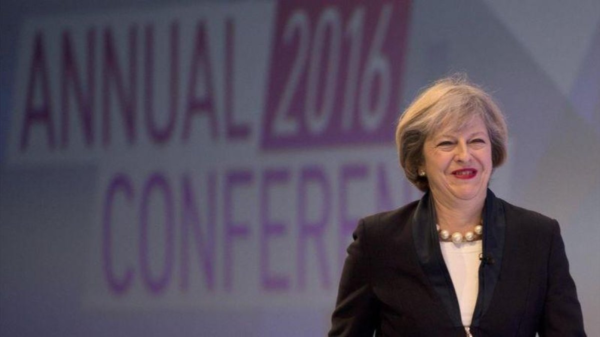 Theresa May, en la conferencia anual de la Confederación de la Industria Británica, en Londres, el 21 de noviembre.