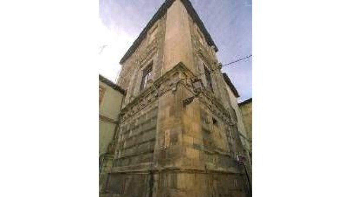 Torre renacentista del Palacio del Conde Luna