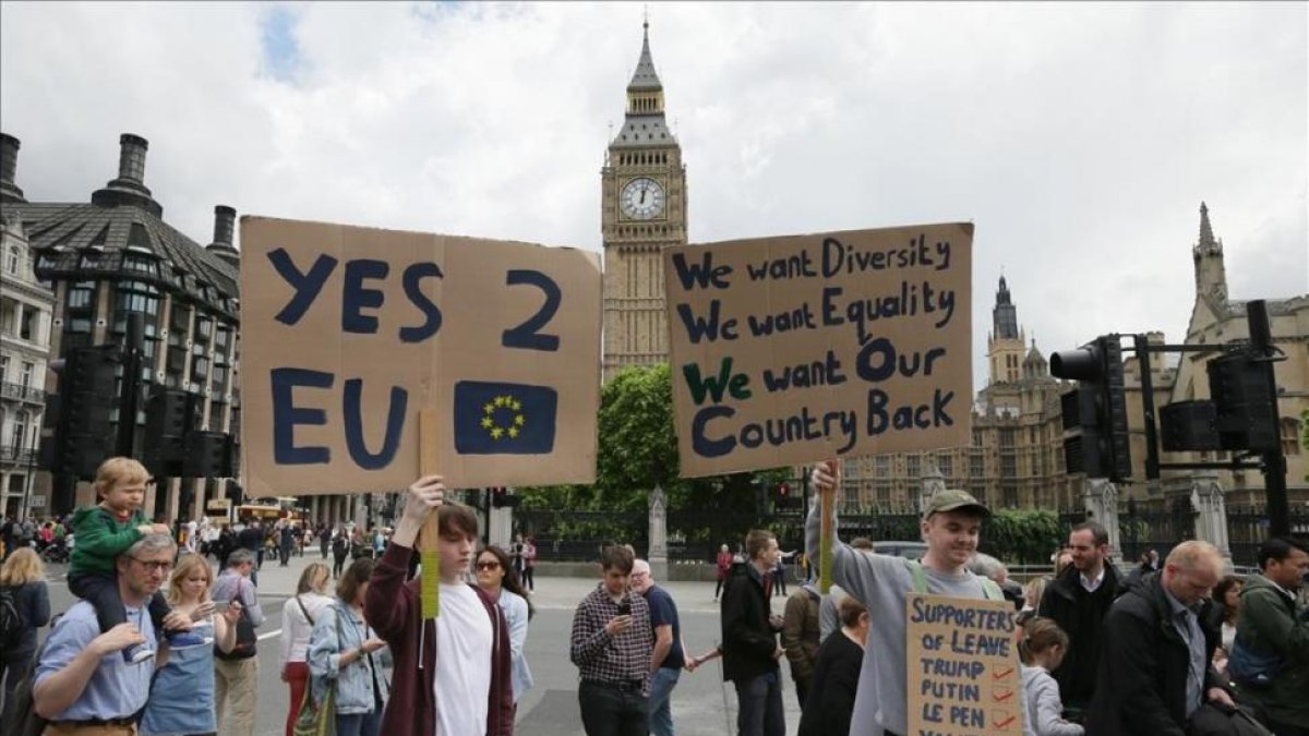 Opositores al Brexit en Parliament Square, el sábado.