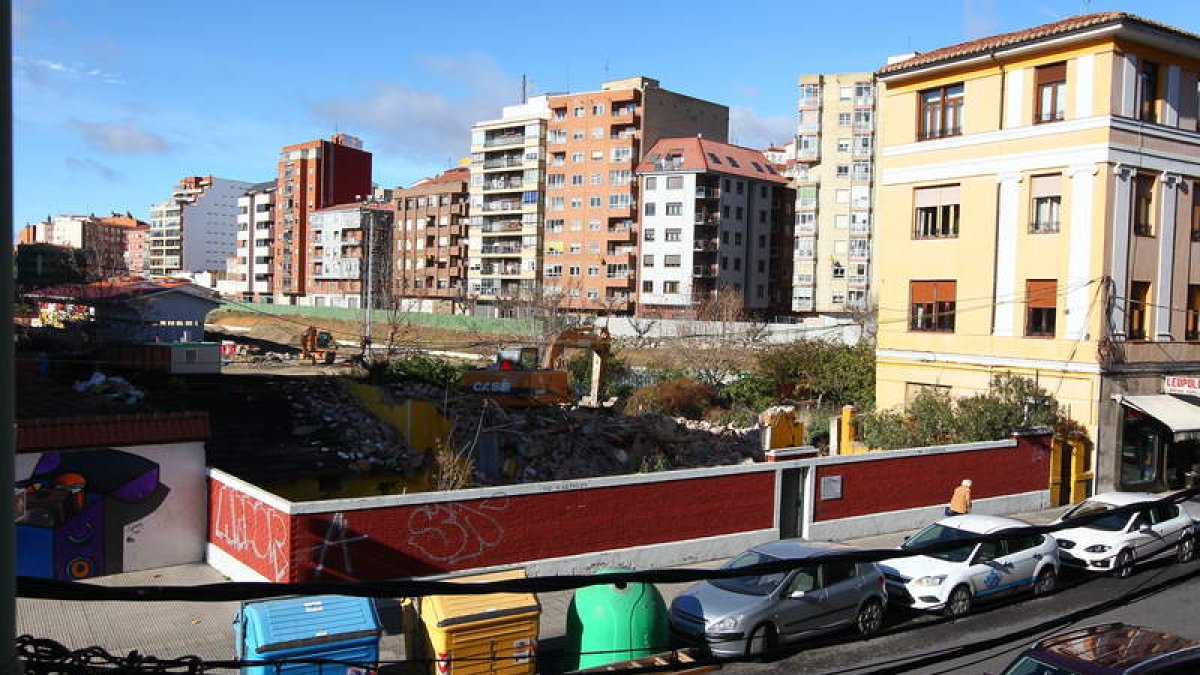 El nuevo vial desde los Maristas a Ramón y Cajal pasará por el solar que hasta ahora ocupaba la casa del guarda.