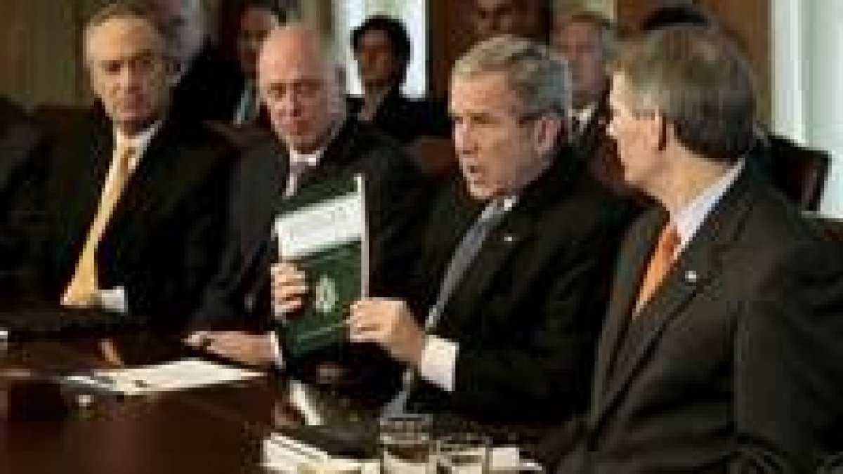 Bush, durante la presentación del presupuesto para el año fiscal 2008 en el Consejo de Ministros