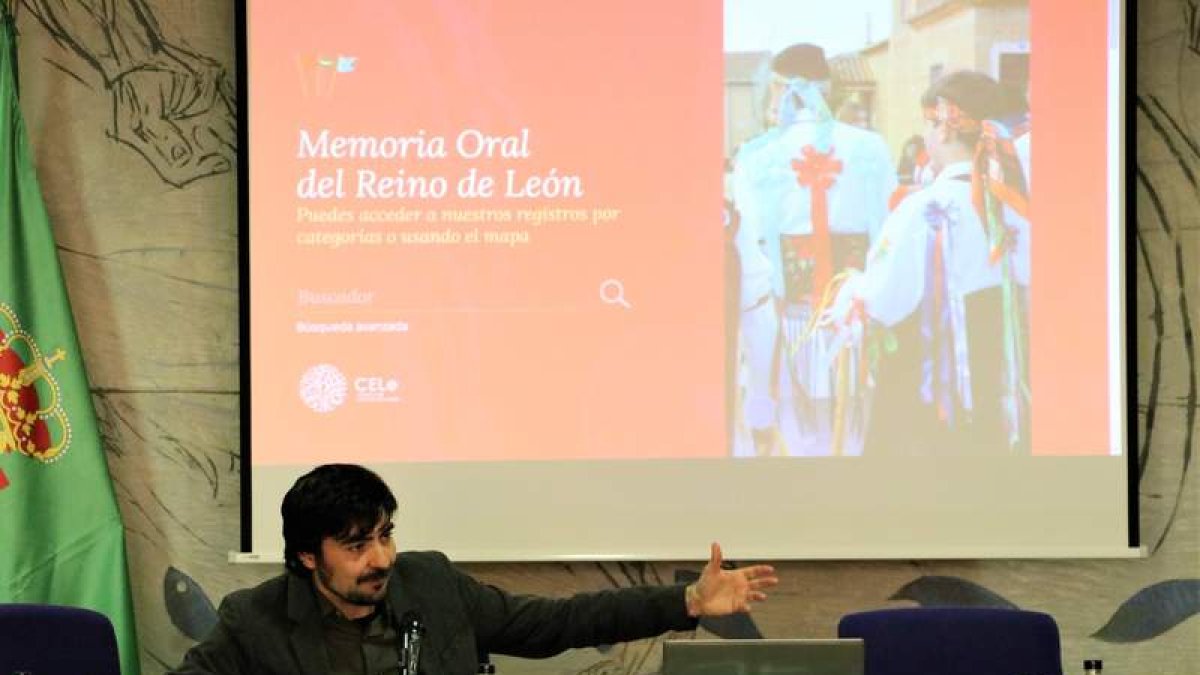 Emilio Gancedo en la presentación de la Memoria Oral. DL