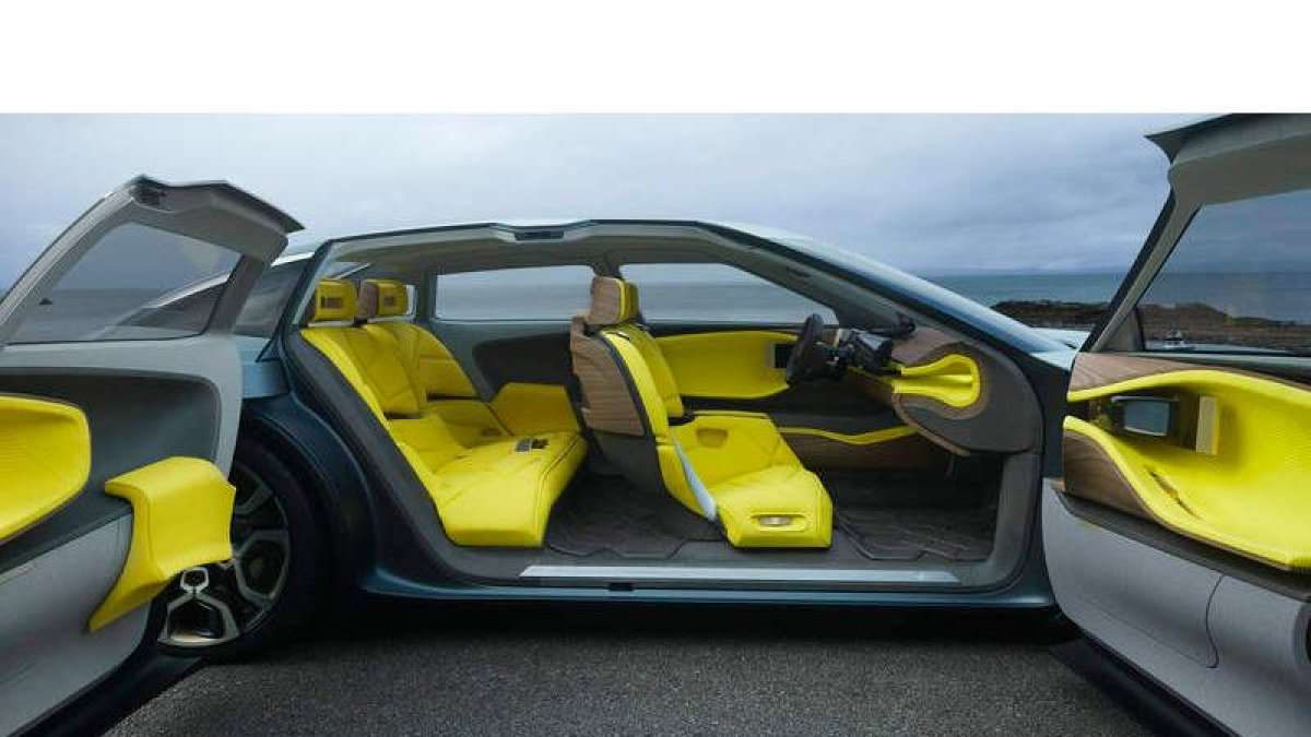 «Pasen y vean»… el futuro de Citroën ya casi está aquí. El prototipo CXPerience avanza posibles soluciones para el nuevo C5 o ¿C6?.