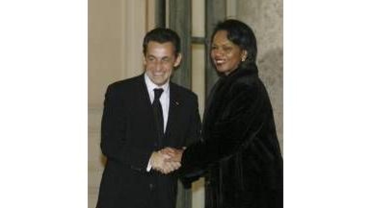 Sarkozy recibe e Condoleezza Rice, triunfadores ambos en la cita