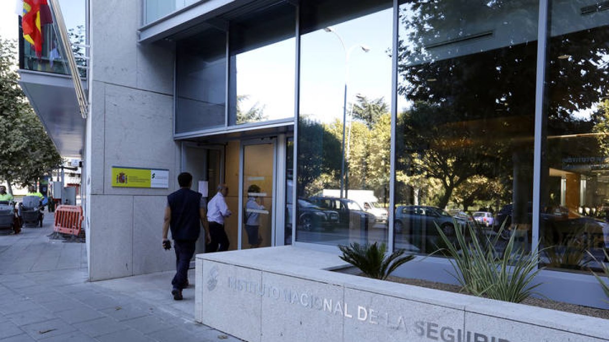 Edificio del INSS en León. MARCIANO PÉREZ