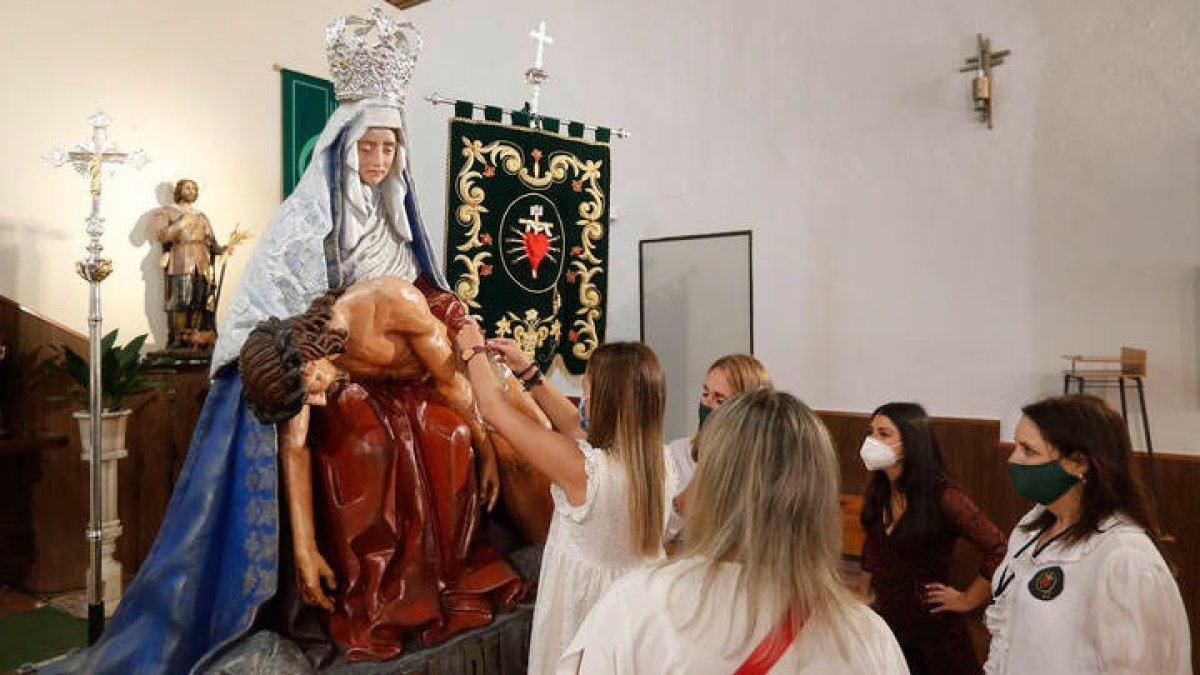 María del Dulce Nombre sustituirá su Virgen del Camino. JESÚS F. SALVADORES