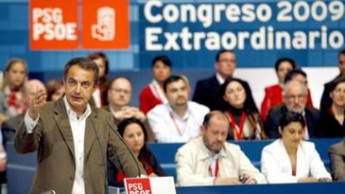 Zapatero durante su discurso en el Congreso Extraordinario del PSdeG-PSOE celebrado ayer