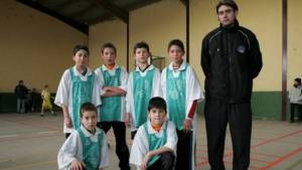 Formación del equipo del San Juan de la Cruz que milita en la categoría infantil masculino