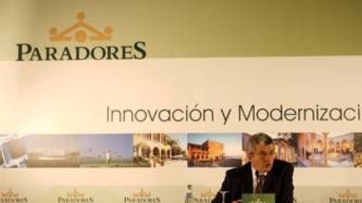Miguel Martínez, durante su comparecencia ante la prensa para explicar el plan de modernización