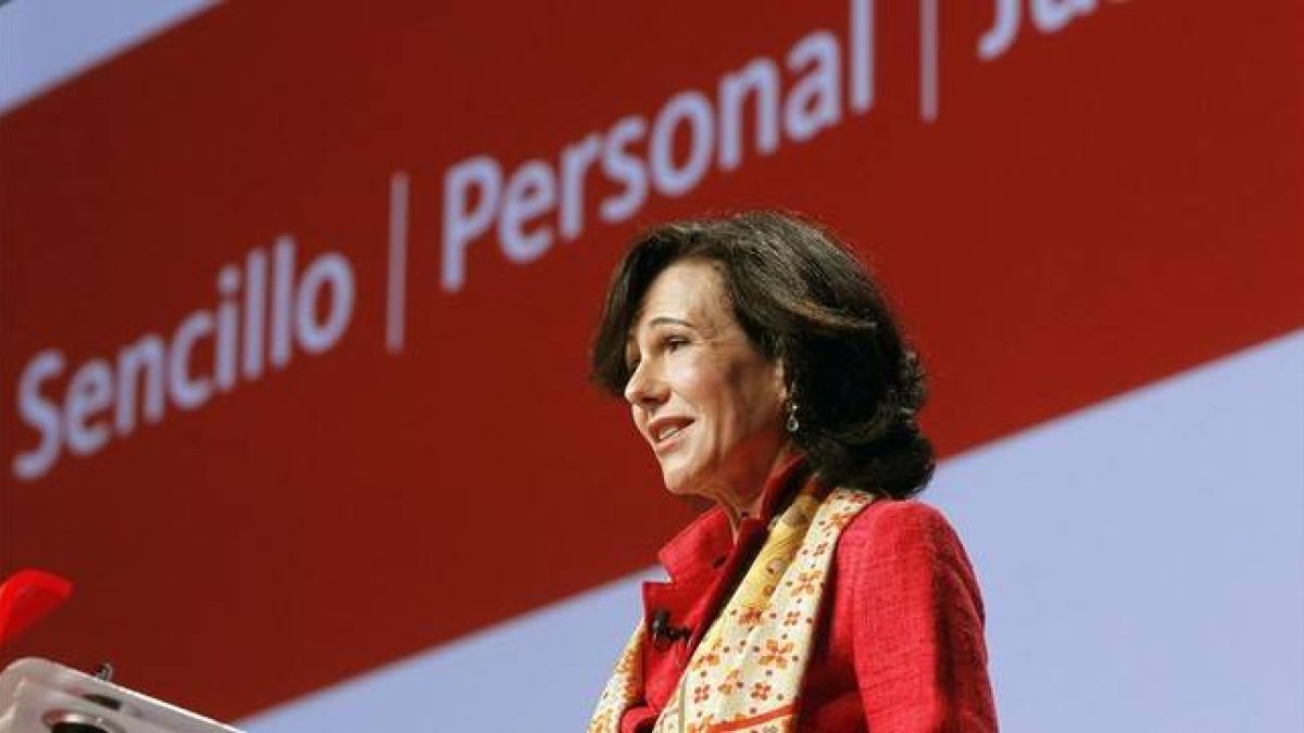 La presidenta del Banco Santander, Ana Botín, durante la junta de accionistas de la entidad.