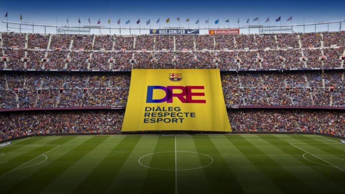 Simulación de la pancarta de 45 x 46 metros que se verá este miércoles en el Camp Nou.