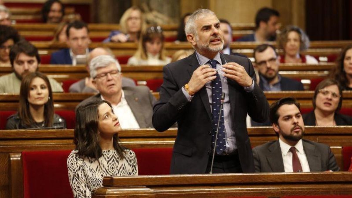 El portavoz de Ciutadans, Carlos Carrizosa, junto a su líder en Catalunya, Inés Arrimadas.