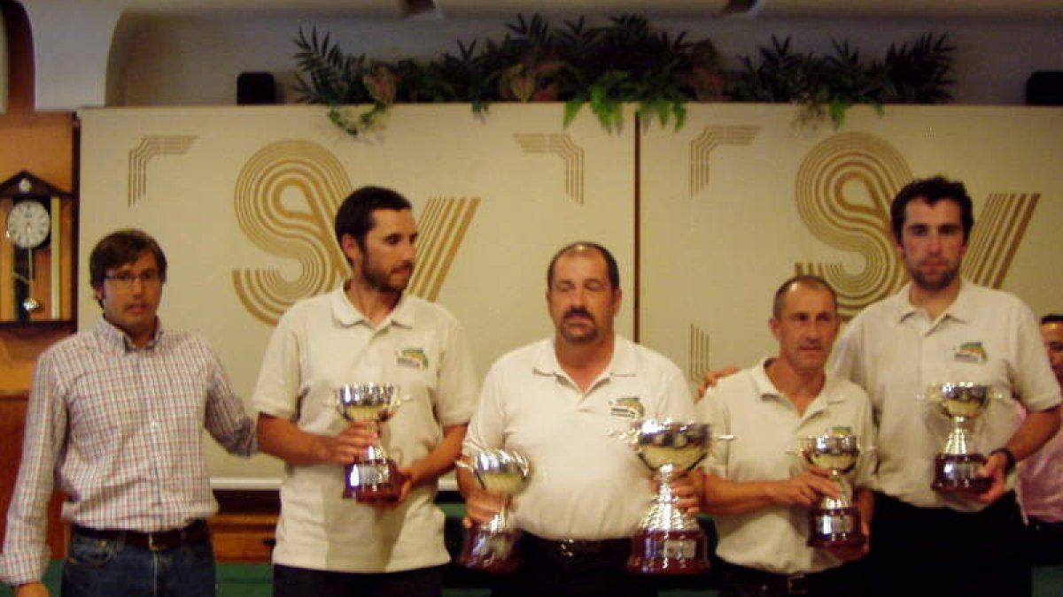 El equipo del Club Náutico de Hondarribia, ganador del open.