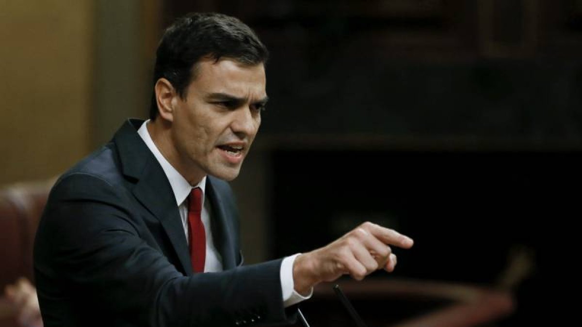 El secretario general del PSOE, Pedro Sánchez, durante su intervención en el pleno del Congreso de los Diputados.