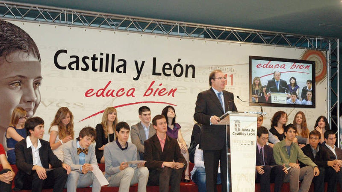 Herrera abrió ayer el nuevo curso en la Comunidad en el Conservatorio de Palencia.