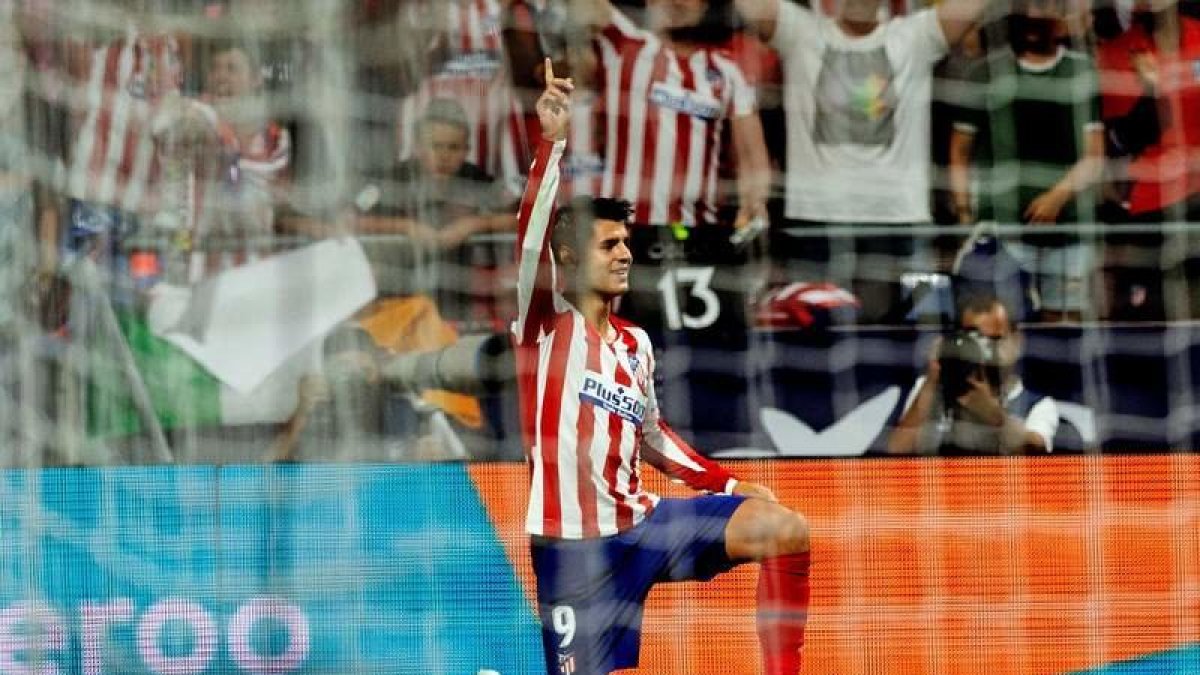 Álvaro Morata celebra el gol que dio la victoria a su equipo en la jornada inaugural. RODRIGO JIMÉNEZ.