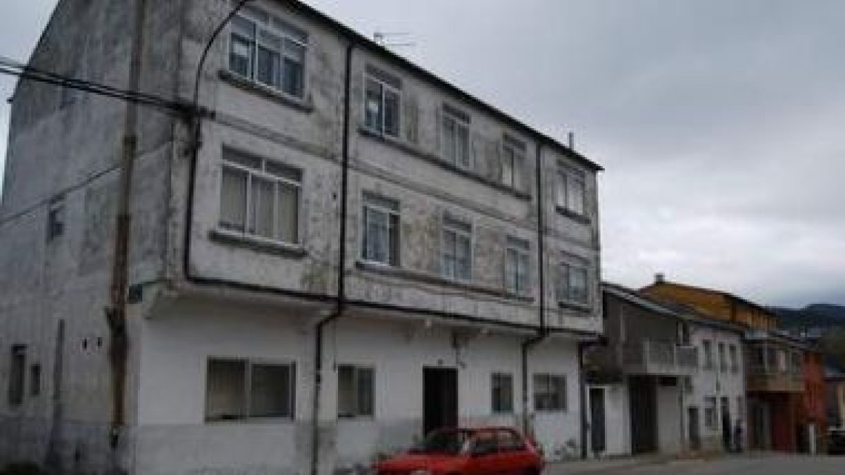 La vivienda en la que se produjo el suceso, ubicada en la calle Zorrilla de Fabero.
