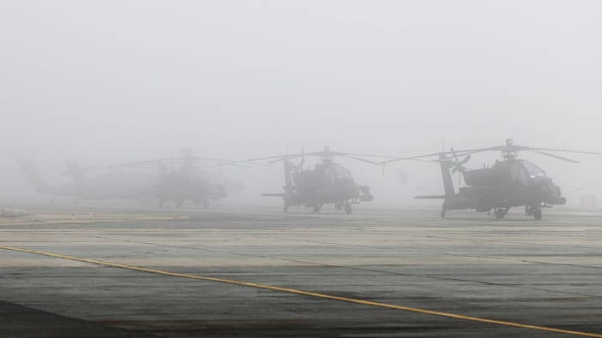Helicópteros Apache, origen norteamericano, preparados para cualquier orden. SEBASTIAN TATARU