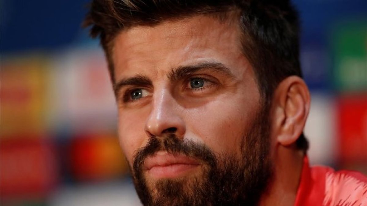 Piqué, en la sala de prensa de Old Trafford.