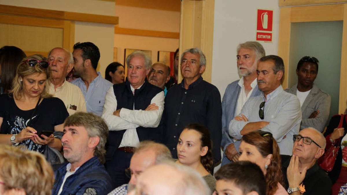 Alguno de los asistentes a la presentación de la candidatura de Cendón. SECUNDINO PÉREZ
