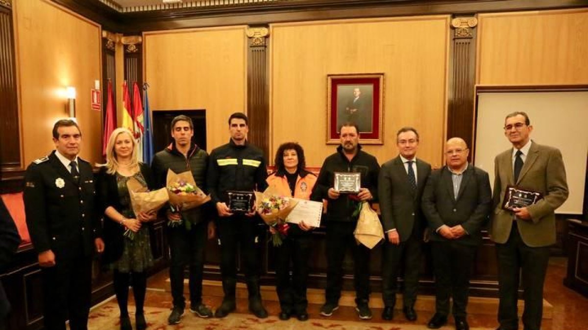 El Ayuntamiento de León reconoció la labor de los voluntarios de Protección Civil