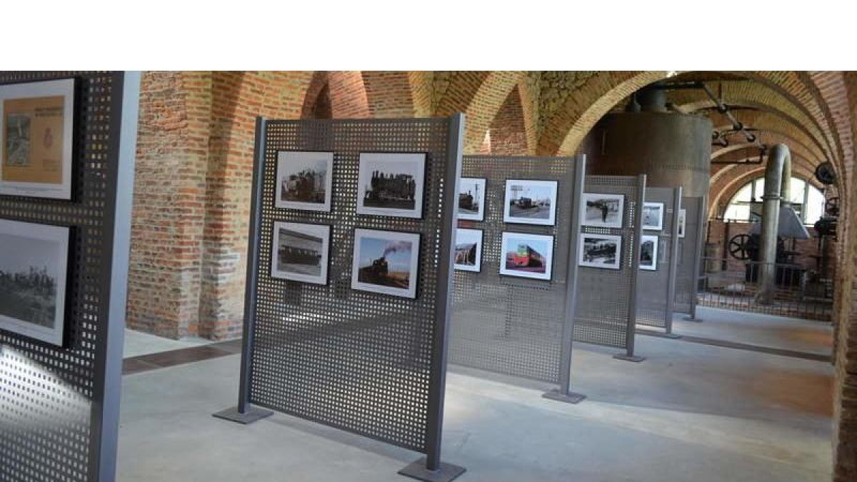 La muestra recoge la historia del tren de la MSP en 45 fotografías. CASTRO