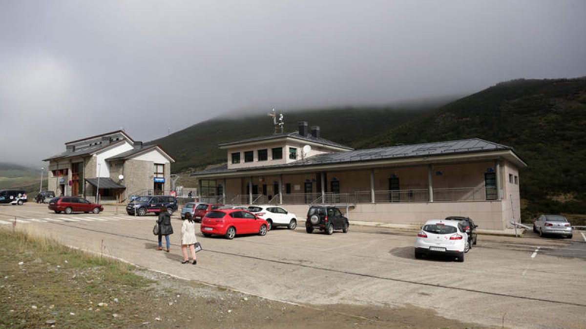 Instalaciones centrales de la estación de esquí Valle de Laciana-Leitariegos. SECUNDINO PÉREZ