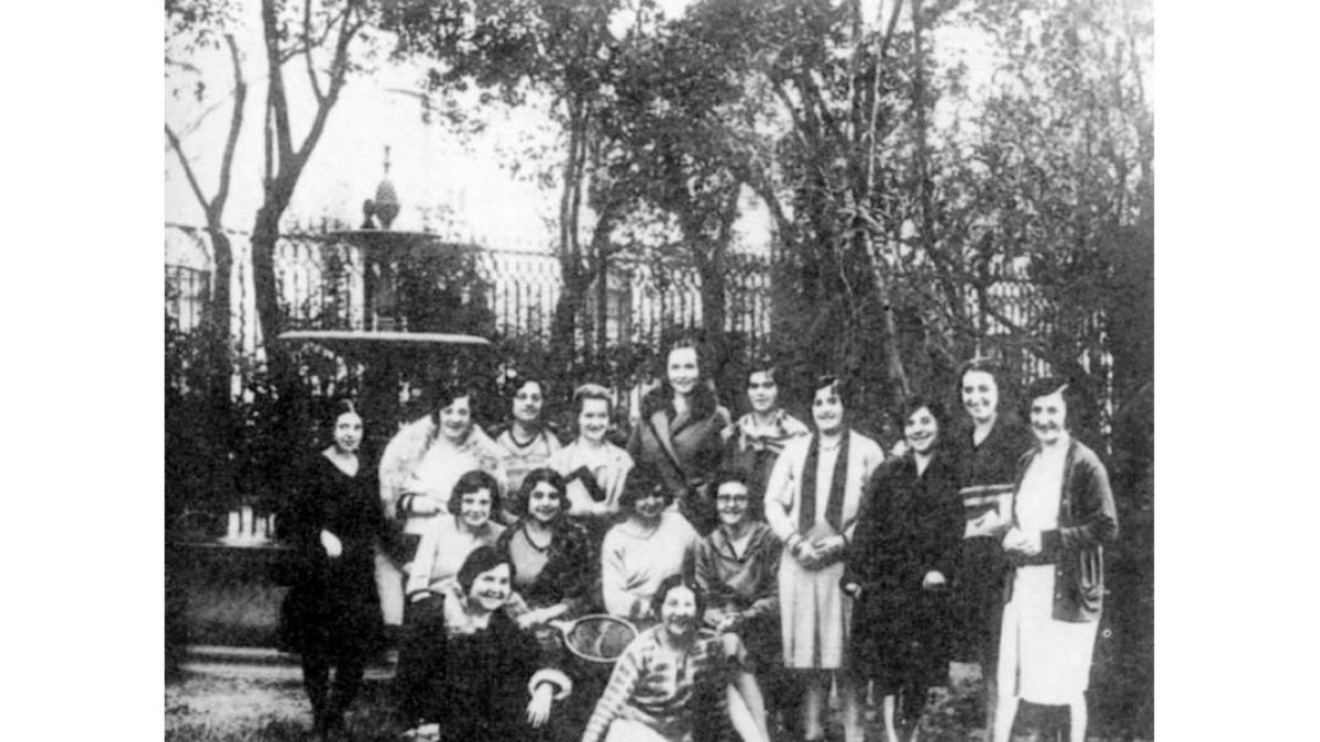 Imagen de algunas de las residentes leonesas en la sede de la calle Fortuny hacia 1927. RESIDENCIA DE ESTUDIANTES