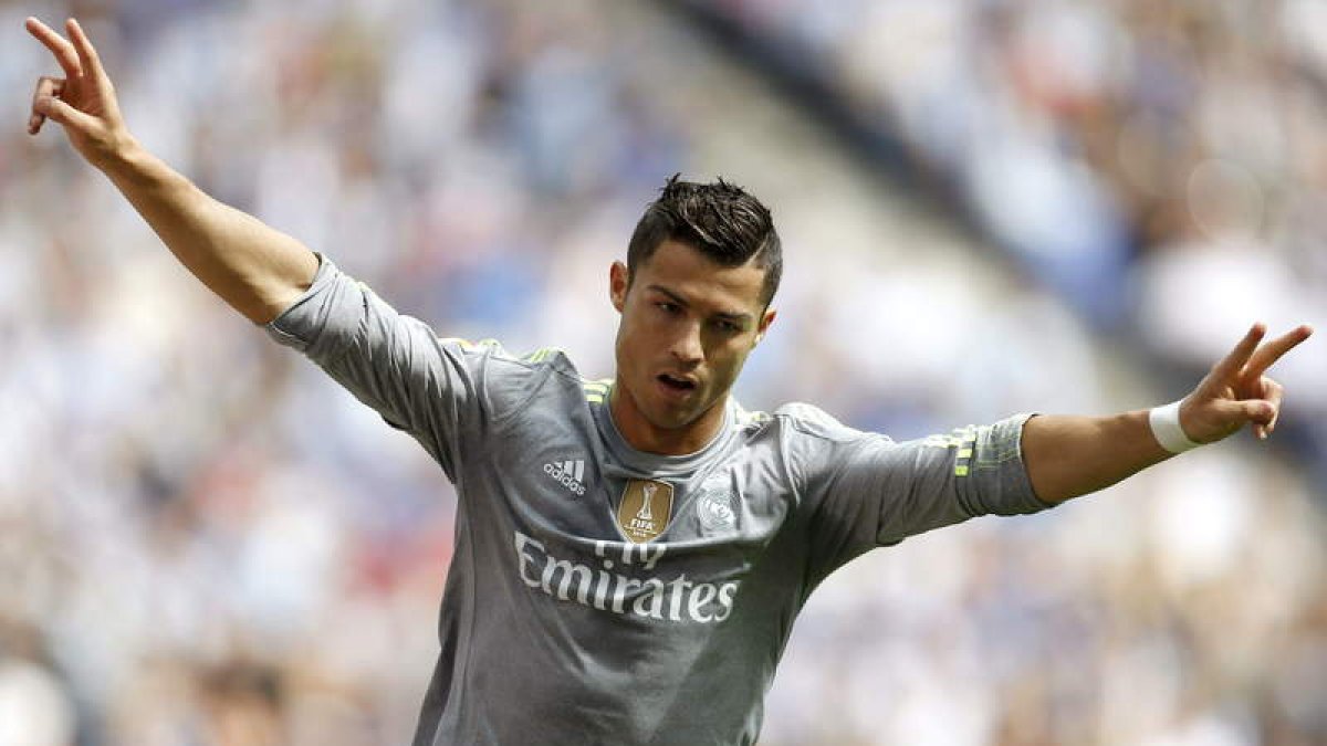 Cristiano Ronaldo celebra uno de sus cinco goles al Espanyol el pasado sábado.