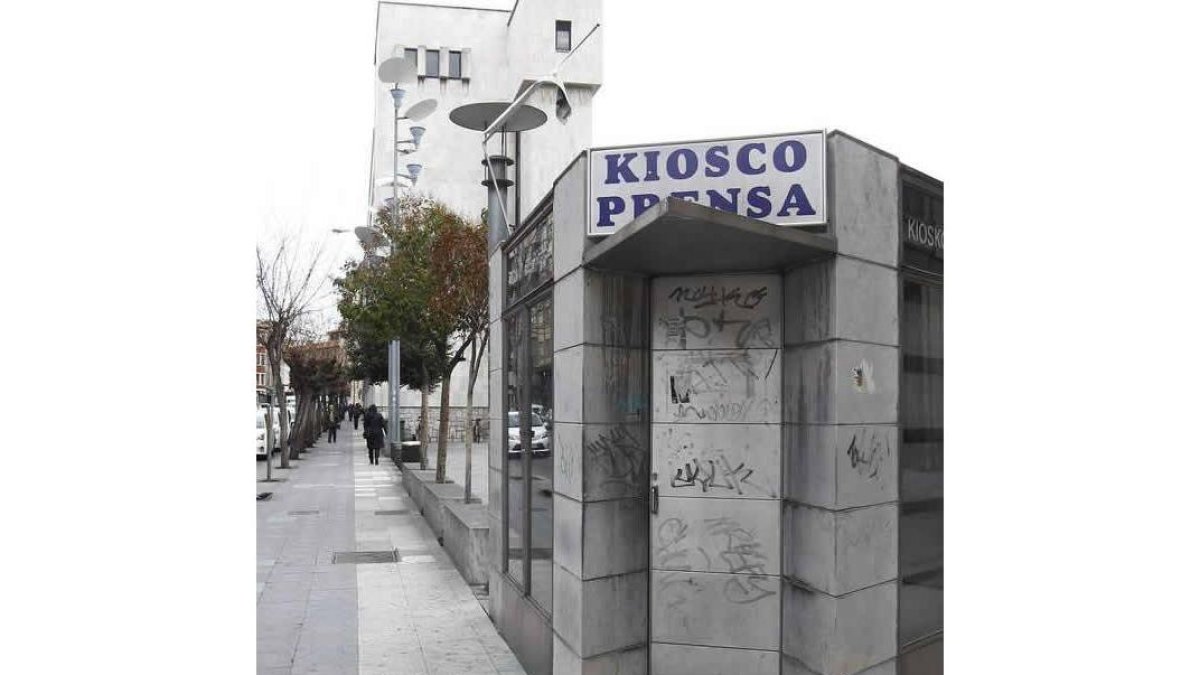 Kiosco situado en Ramón y Cajal, en una imagen de esta misma semana.