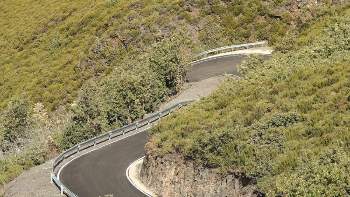 Imagen de archivo de la carretera de Peñalba. L. DE LA MATA