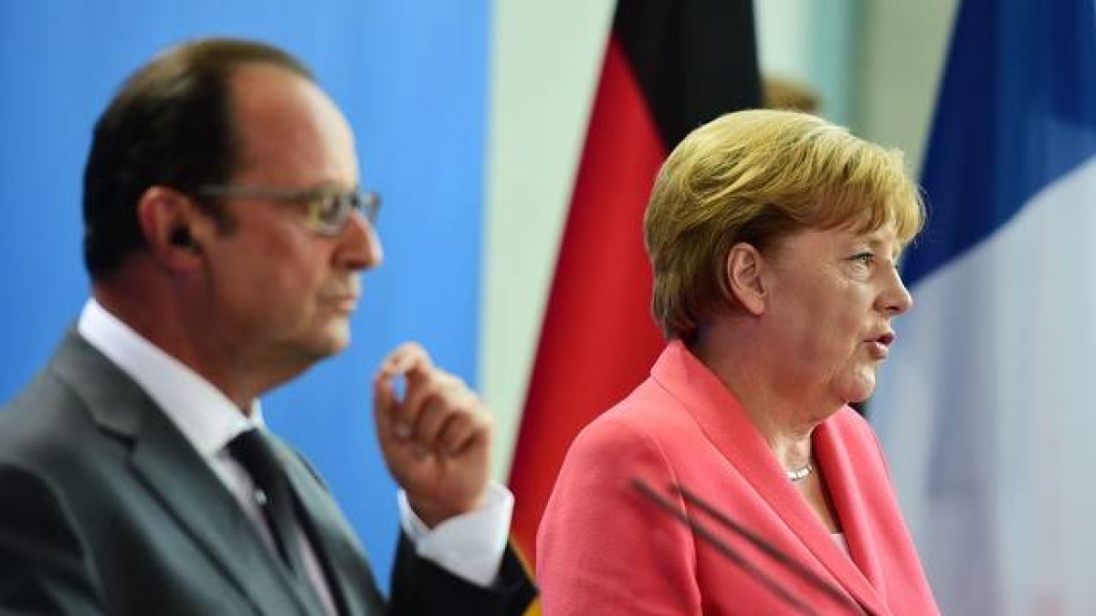 Merkel y Hollande en la comparecencia posterior a su encuentro de este lunes en Berlín.