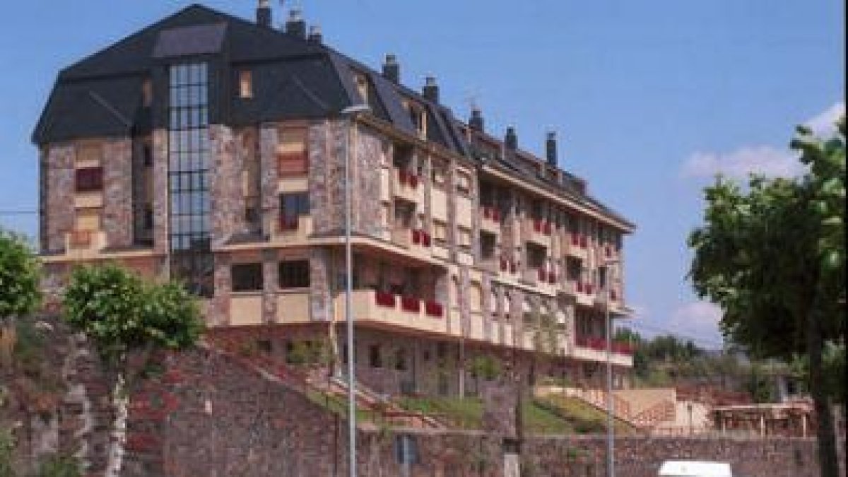 El Ayuntamiento invirtió 600.000 euros en la residencia y espera que la Junta cumpla su parte.