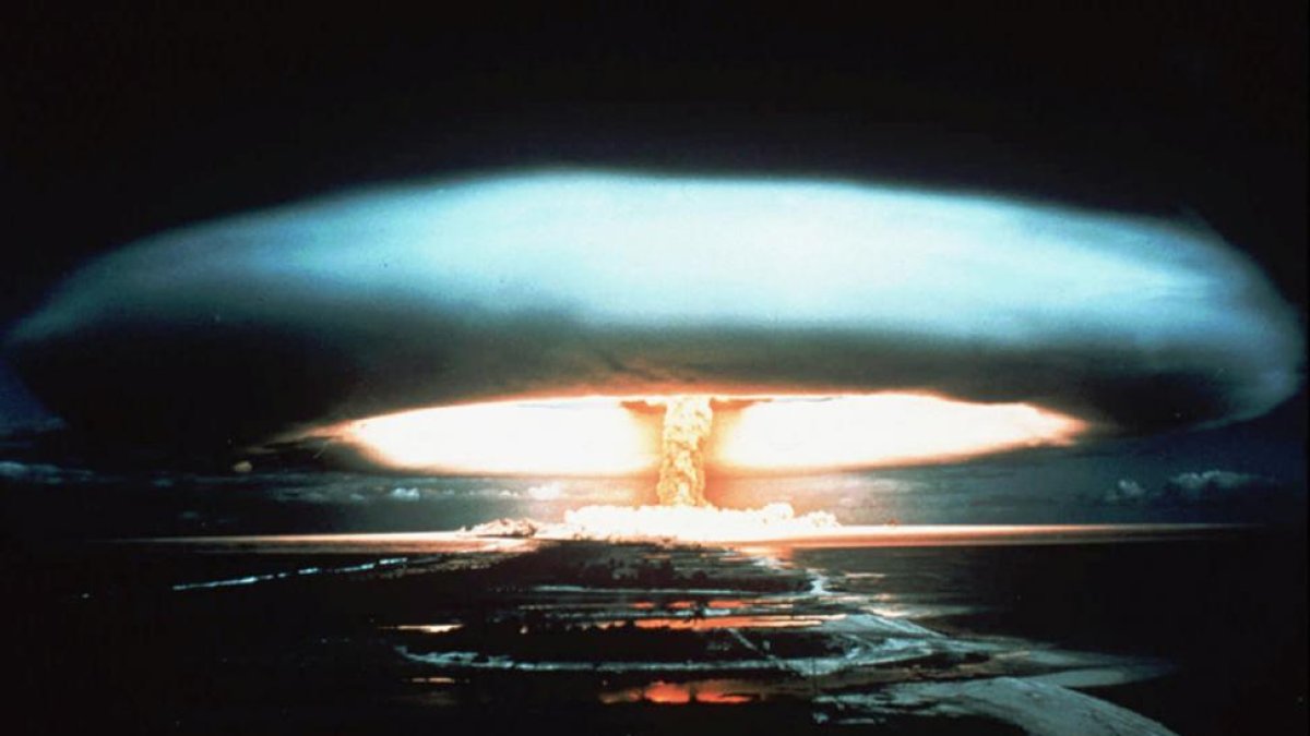 Bomba nuclear detonada en el atolón de Mururoa, en la Polinesia francesa, en 1971.