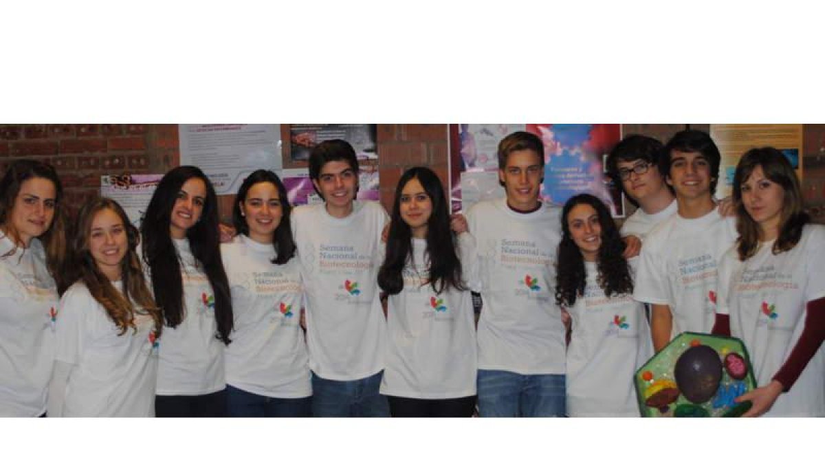 Varios de los miembros de la Asociación de Biotecnólogos de León, en una imagen reciente.