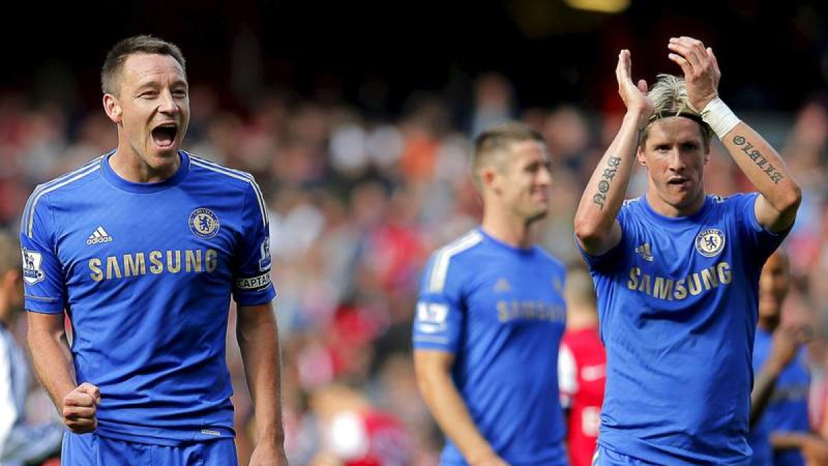 John Terry, izquierda, y Fernando Torres celebran la victoria del Chelsea ante el Arsenal.