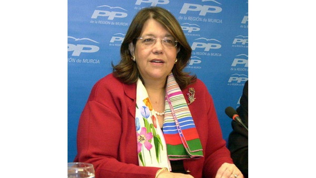 Elvira Rodríguez, en una imagen de abril del 2004, cuando era ministra de Medio Ambiente.