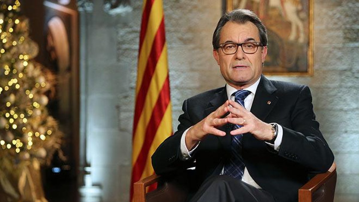 El 'president' Artur Mas se dirige a los catalanes en su mensaje institucional de fin de año.