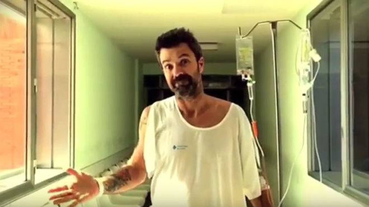 Pau Donés explica en un vídeo la situación por la que está pasando debido a su cáncer.