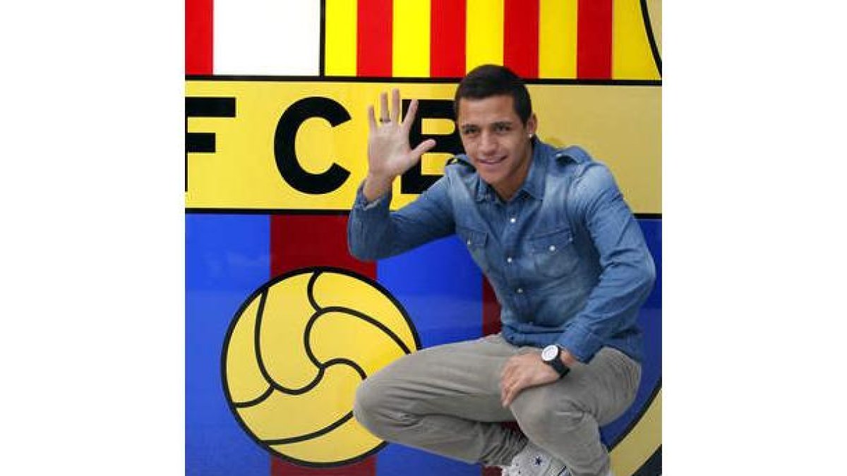 Alexis Sánchez, primer fichaje del FC Barcelona, para la próxima temporada.