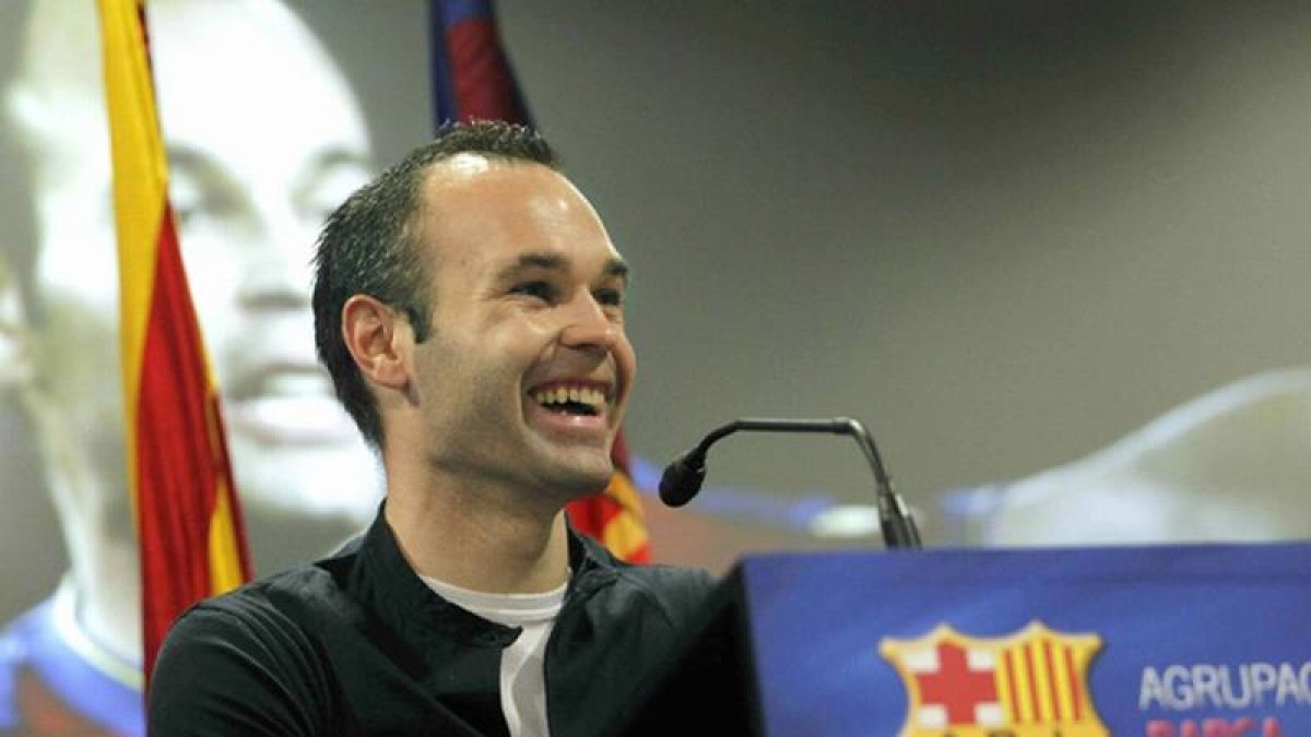 Iniesta renueva hasta 2018.