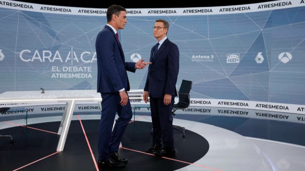 Sánchez y Feijóo, durante el debate de las pasadas elecciones generales. JUANJO MARTÍN