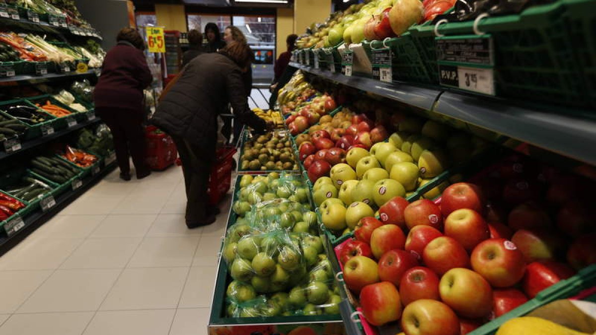 Imagen de archivo de un supermercado de la provincia. JESÚS