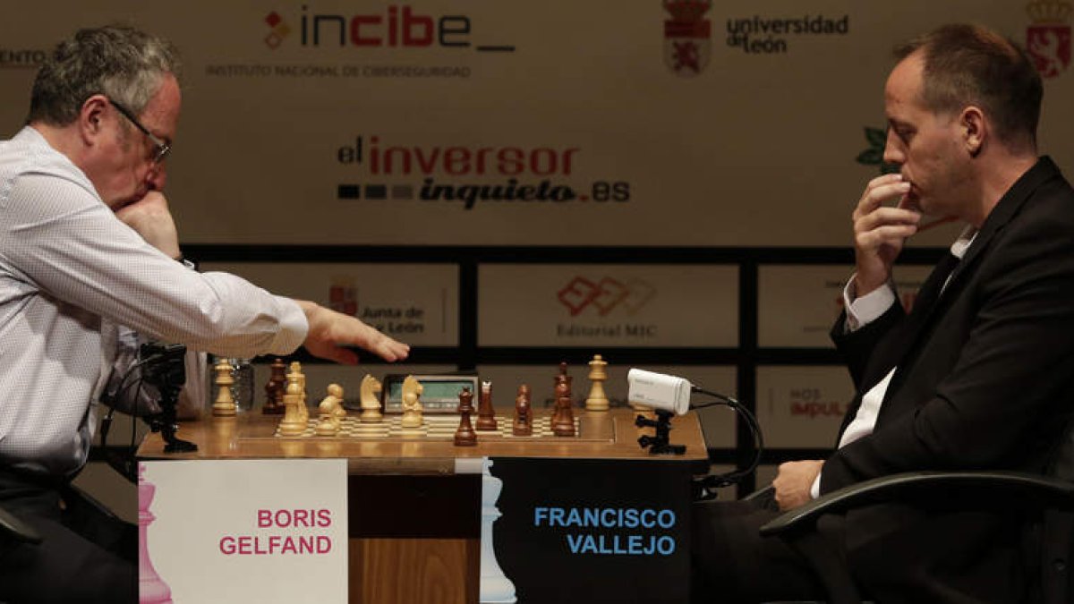 Gelfand optará a su tercer Magistral Ciudad de León consecutivo —ya posee tres títulos— tras imponerse a Paco Vallejo. FERNANDO OTERO
