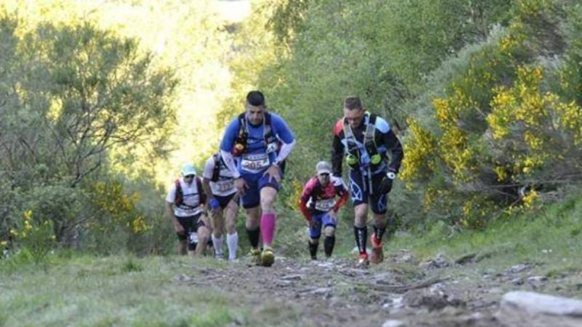 La carrera reunió en Murias de Paredes a más de 160 atletas.