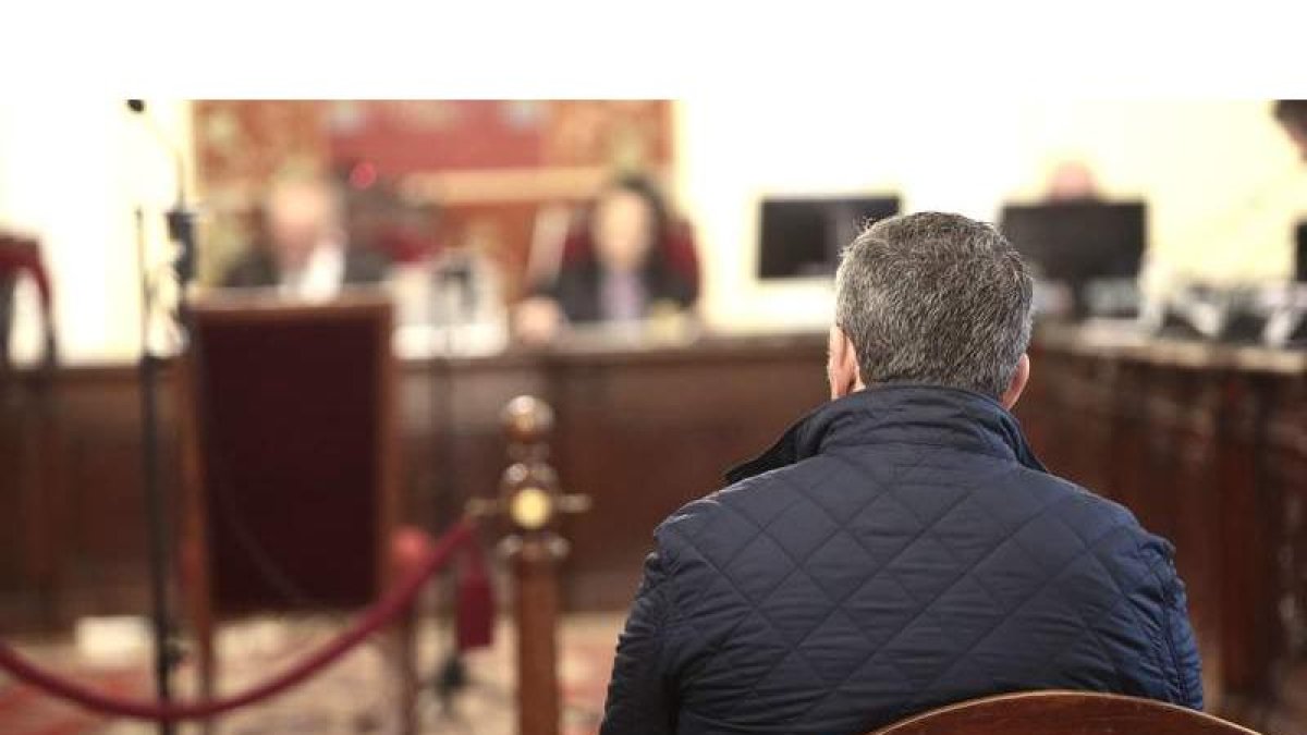 Juan Marcos López, ayer en el juicio de la Audiencia. DL