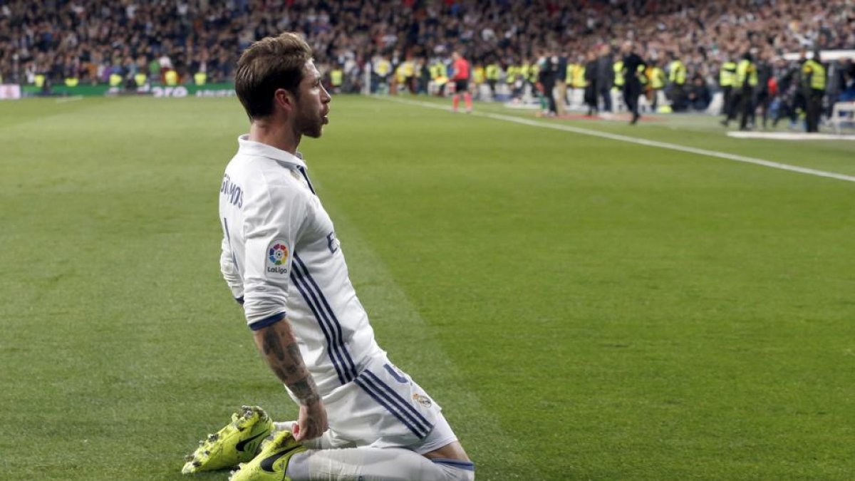 Sergio Ramos celebra el segundo gol del Madrid.