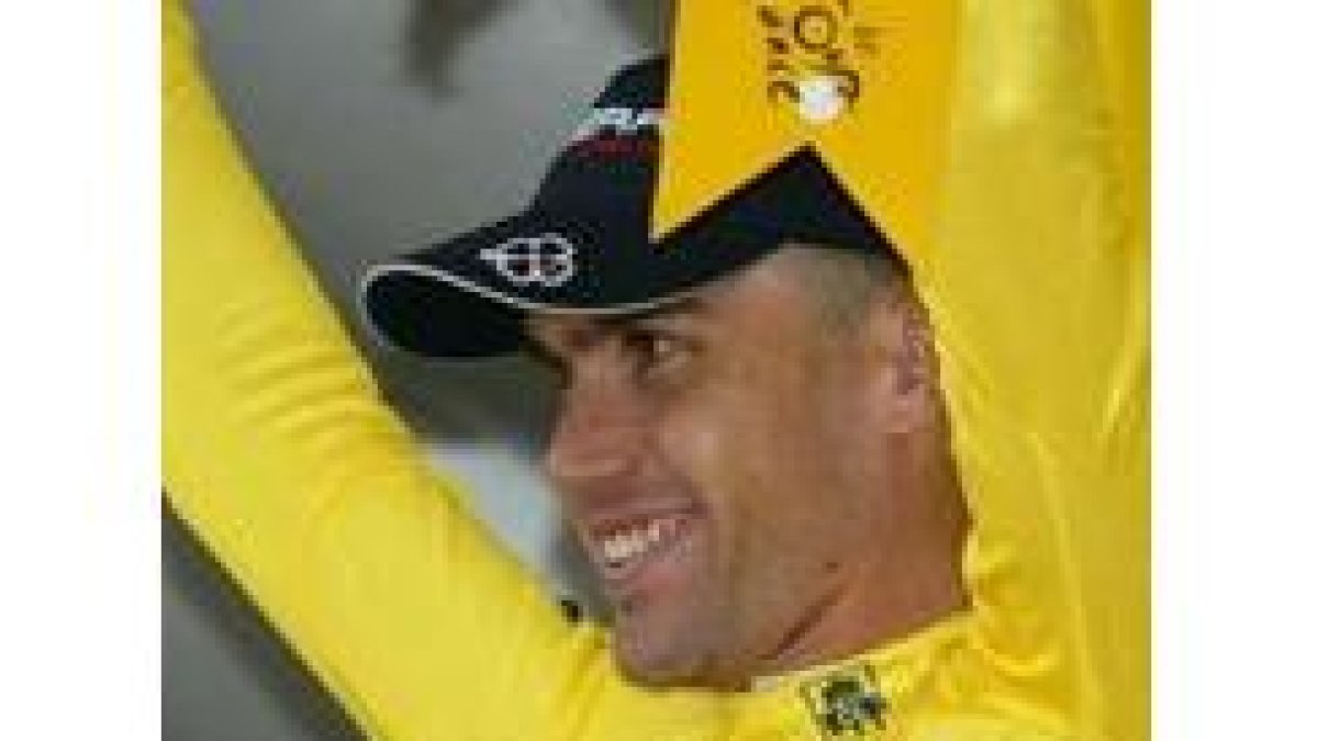 McGee se enfunda el primer maillot amarillo del presente Tour
