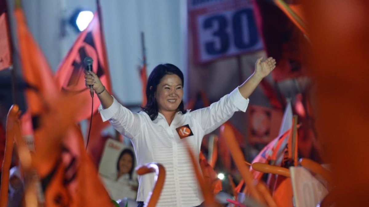 La candidata a la presidencia de Perú Keiko Fujimori durante su mitin de cierre de campaña electoral.